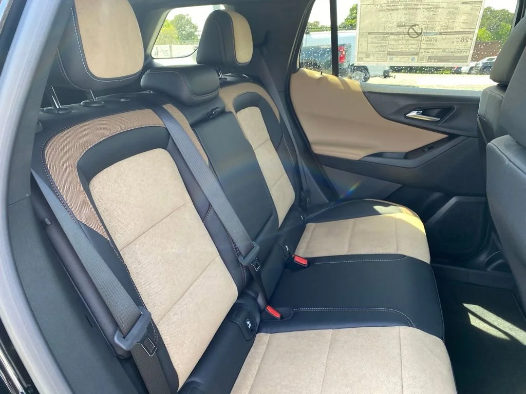 New 2026 Mosaic Black Metallic Chevrolet ACTIV image 20