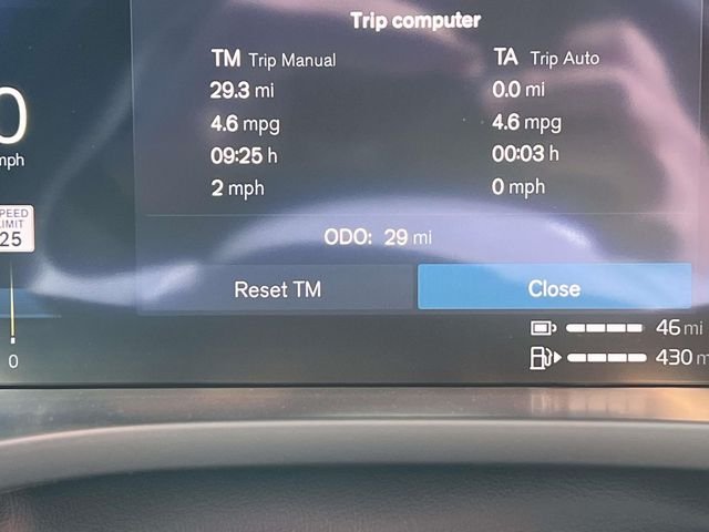 2025 Volvo XC60 Plus - Photo 28