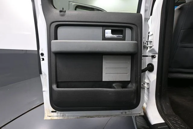 Used 2014 White Ford XLT image 29