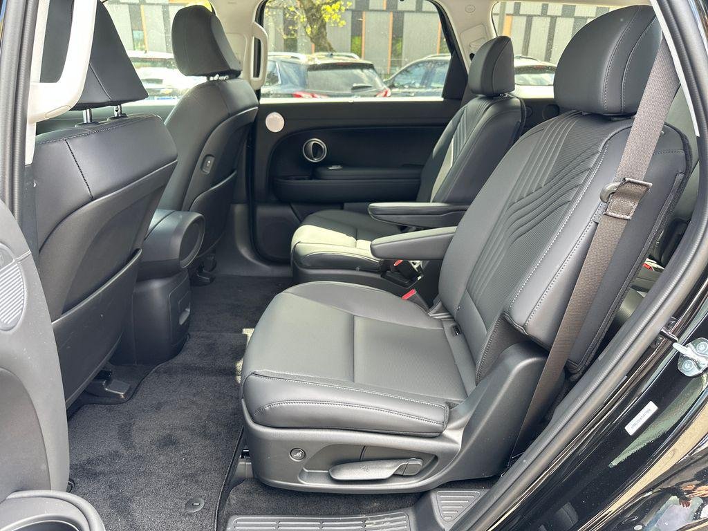 New 2026 Black Hyundai SEL 7P image 15