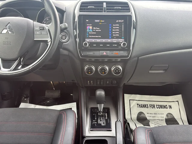 Used 2022 Gray Mitsubishi 2.0 SE image 20