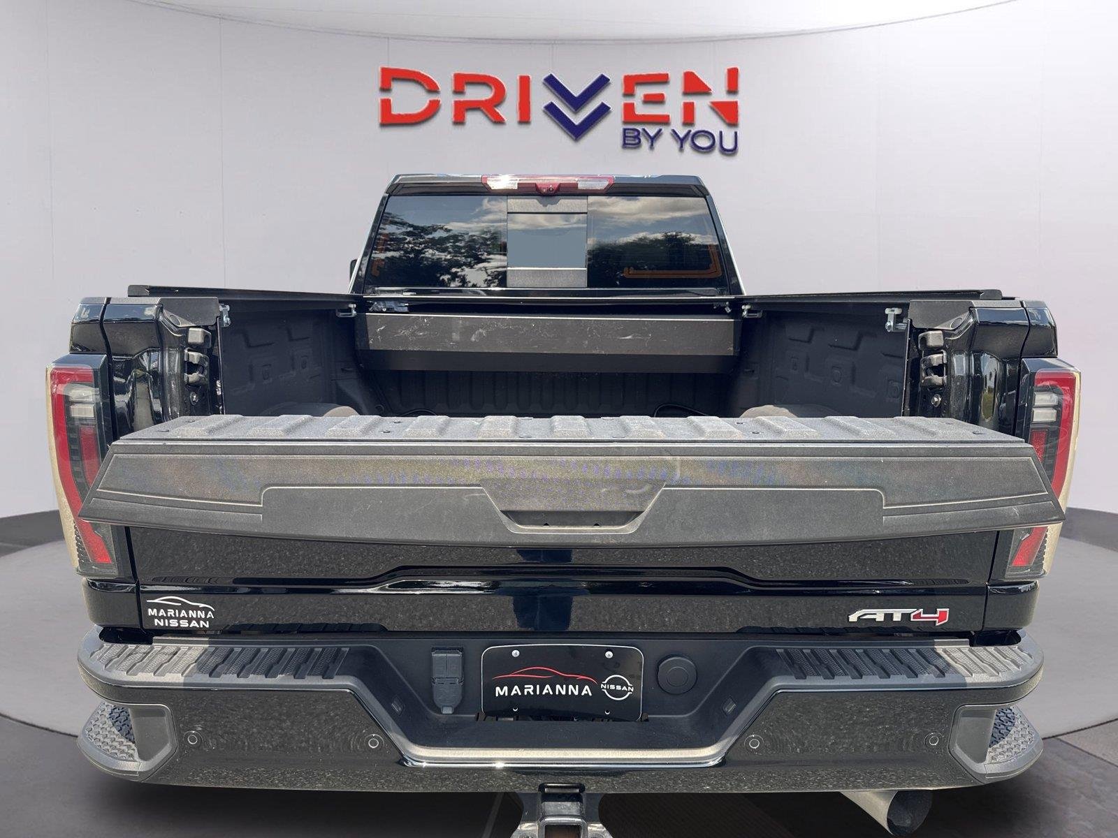 Used 2024 Onyx Black GMC AT4 image 29