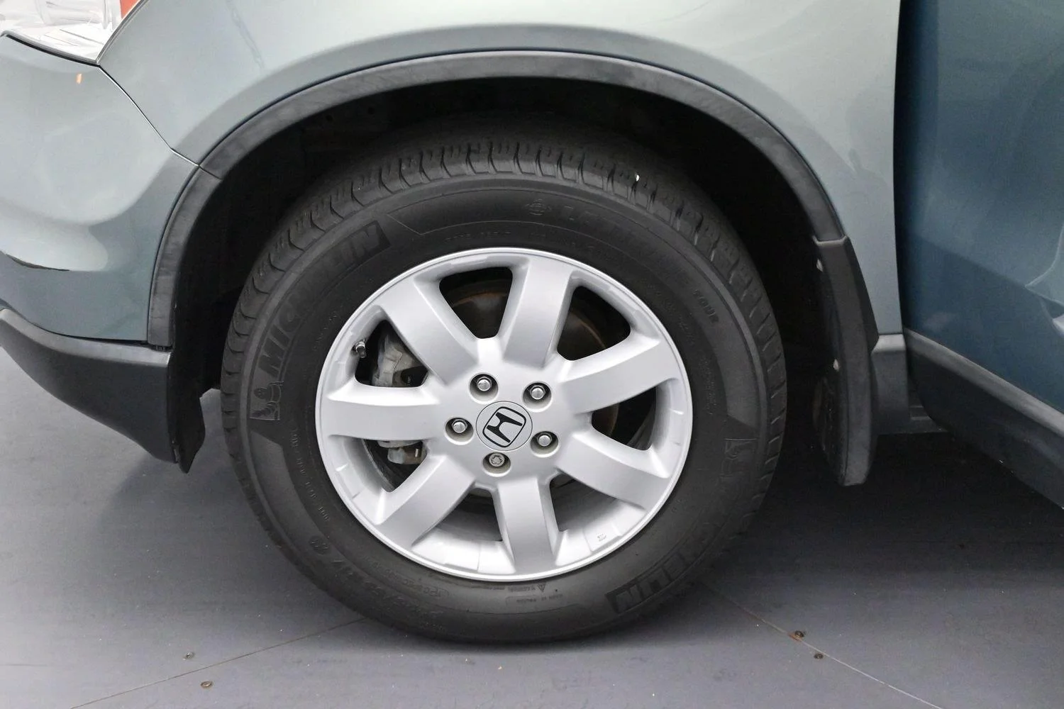Used 2011 Opal Sage Metallic Honda SE image 30