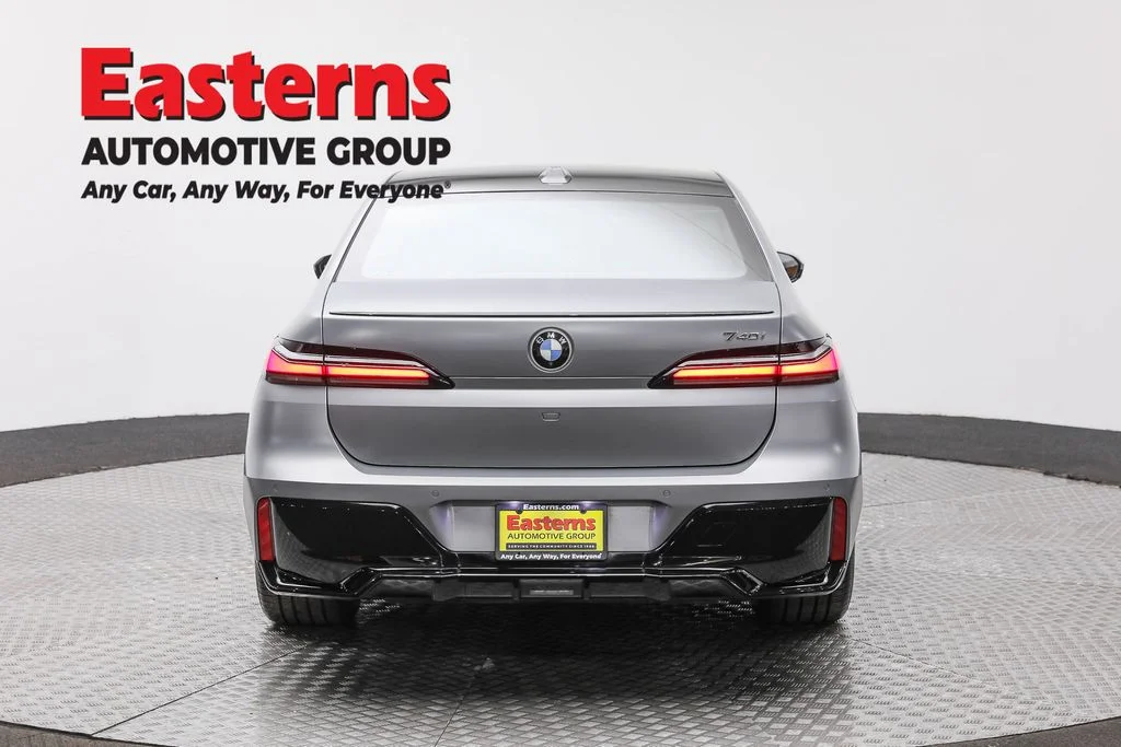 Used 2023 Gray BMW 740i image 6