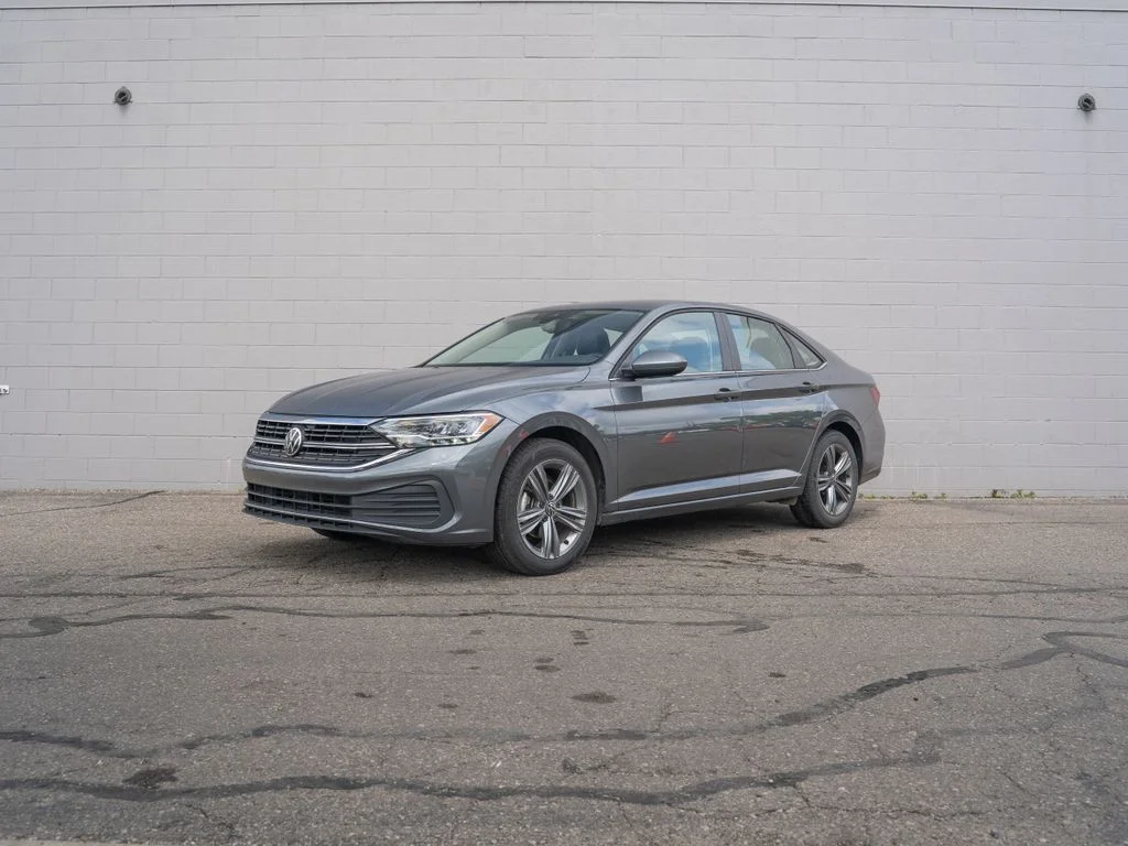 Used 2024  Volkswagen 1.5T SE image 1