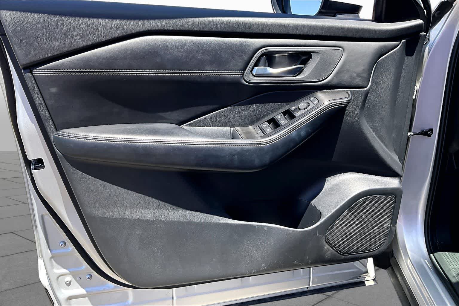 Used 2025 Brilliant Silver Metallic Nissan SV image 19
