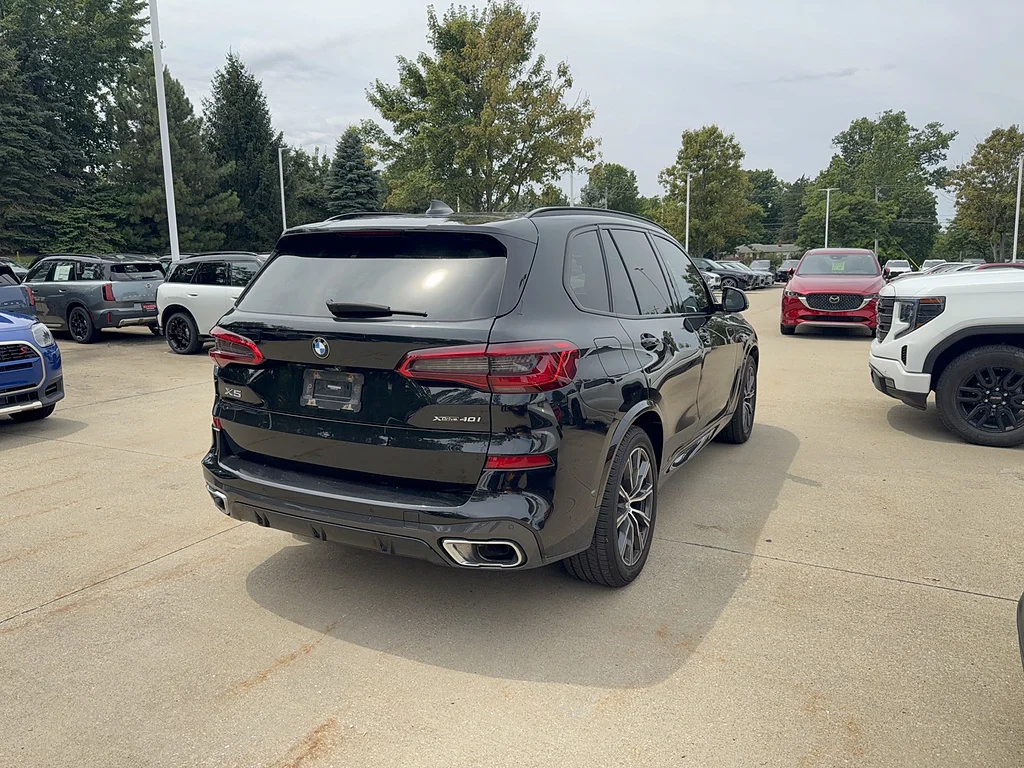Used 2019 Jet Black BMW xDrive40i image 3