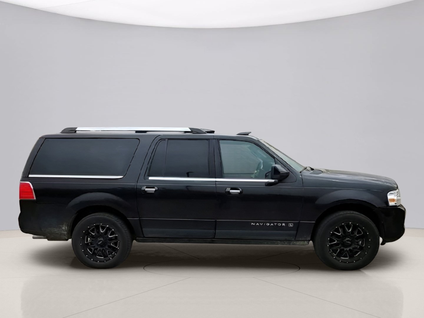 Used 2013 Black Lincoln L 4WD image 8