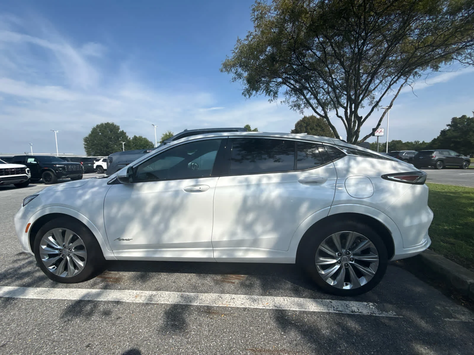 Certified Used 2024 White Frost Tricoat Buick Avenir image 7