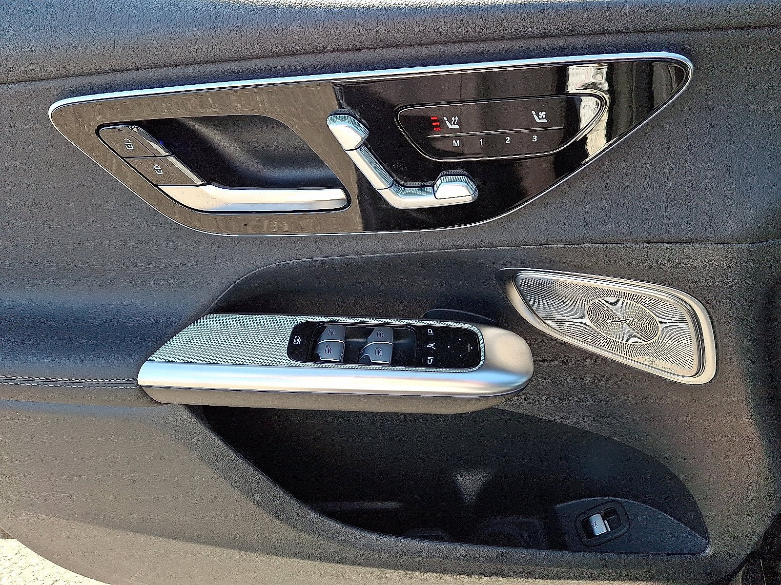 Certified Used 2026 Black Mercedes-Benz GLC 300 image 7