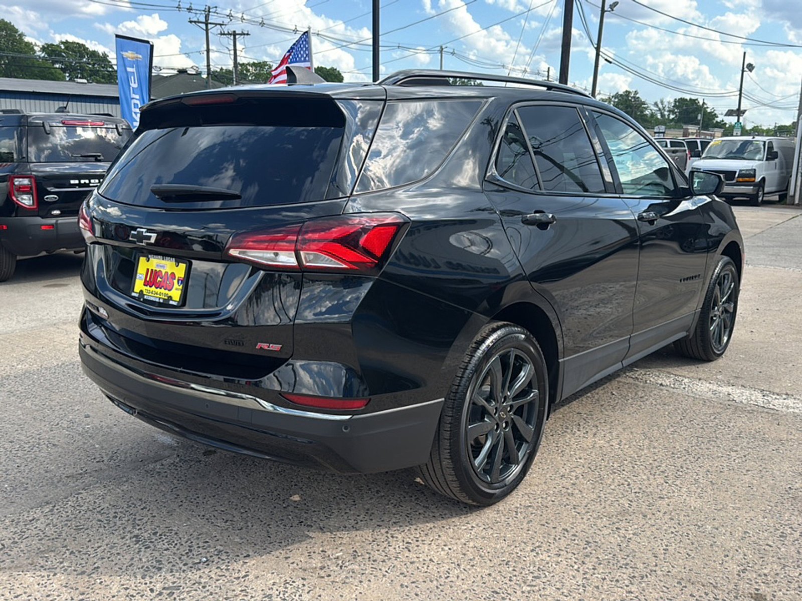 View vehicle photo 5