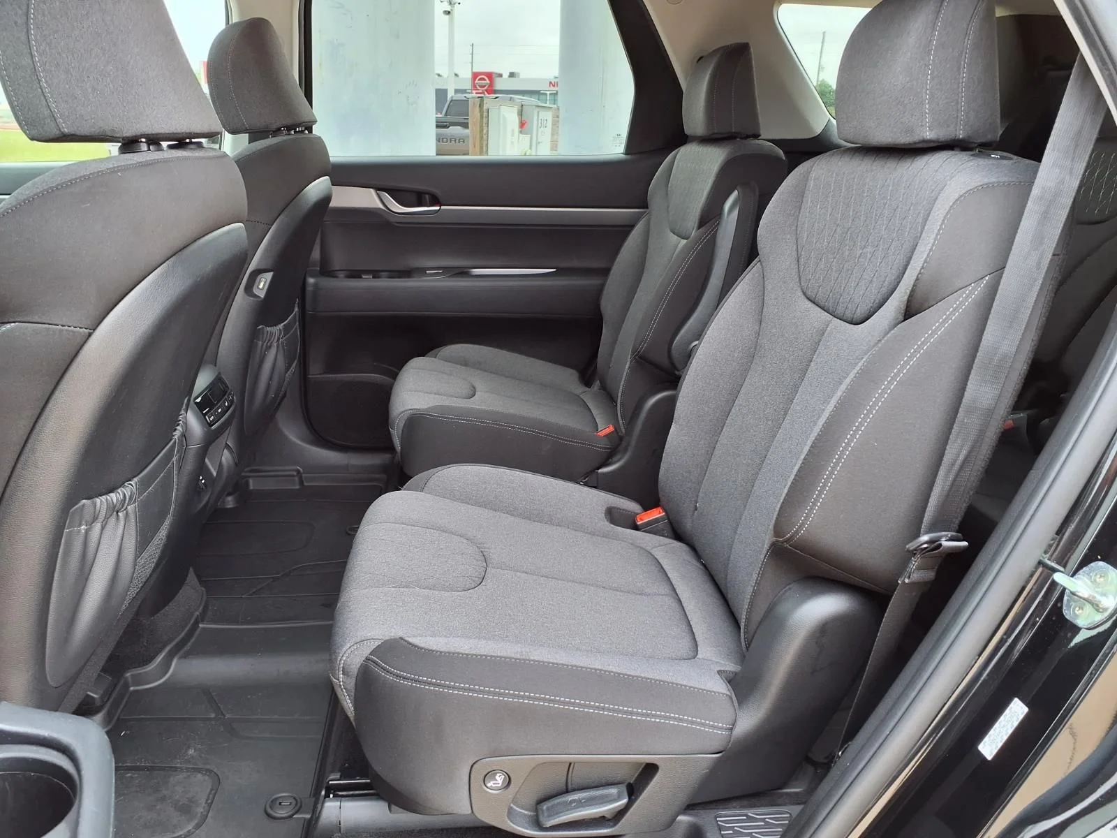 Used 2022 Black Hyundai SEL image 17