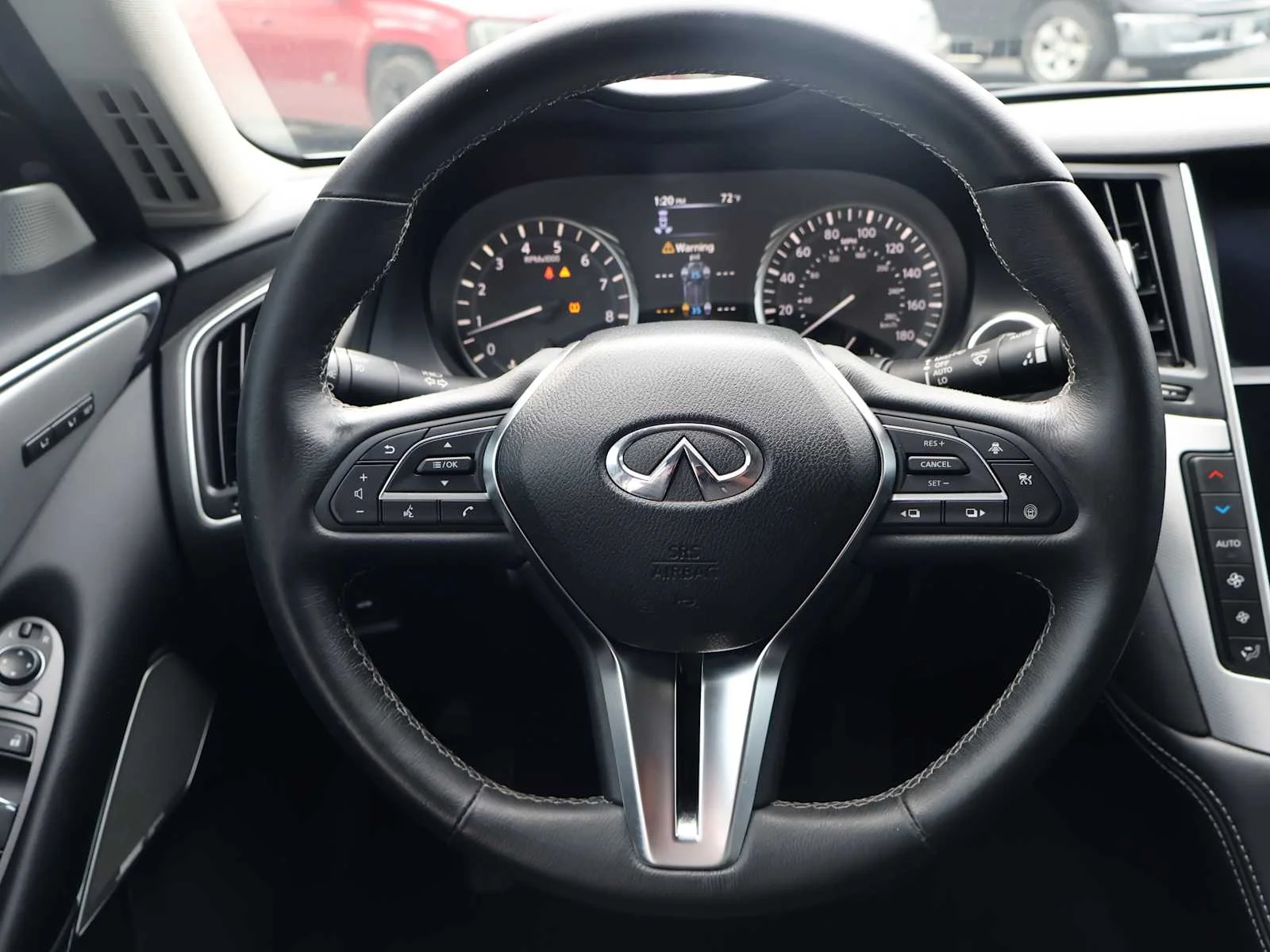 Certified Used 2022 Pure White INFINITI LUXE image 18