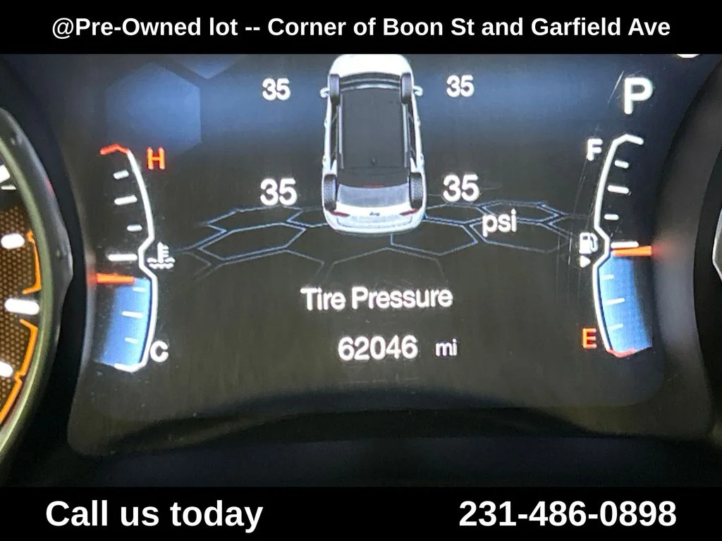 Used 2021 Red Jeep Latitude image 24