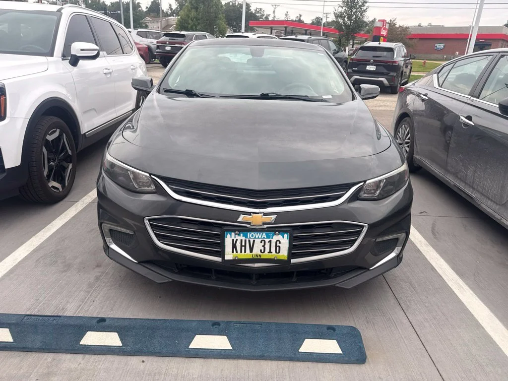 Used 2017 Gray Chevrolet LT image 2