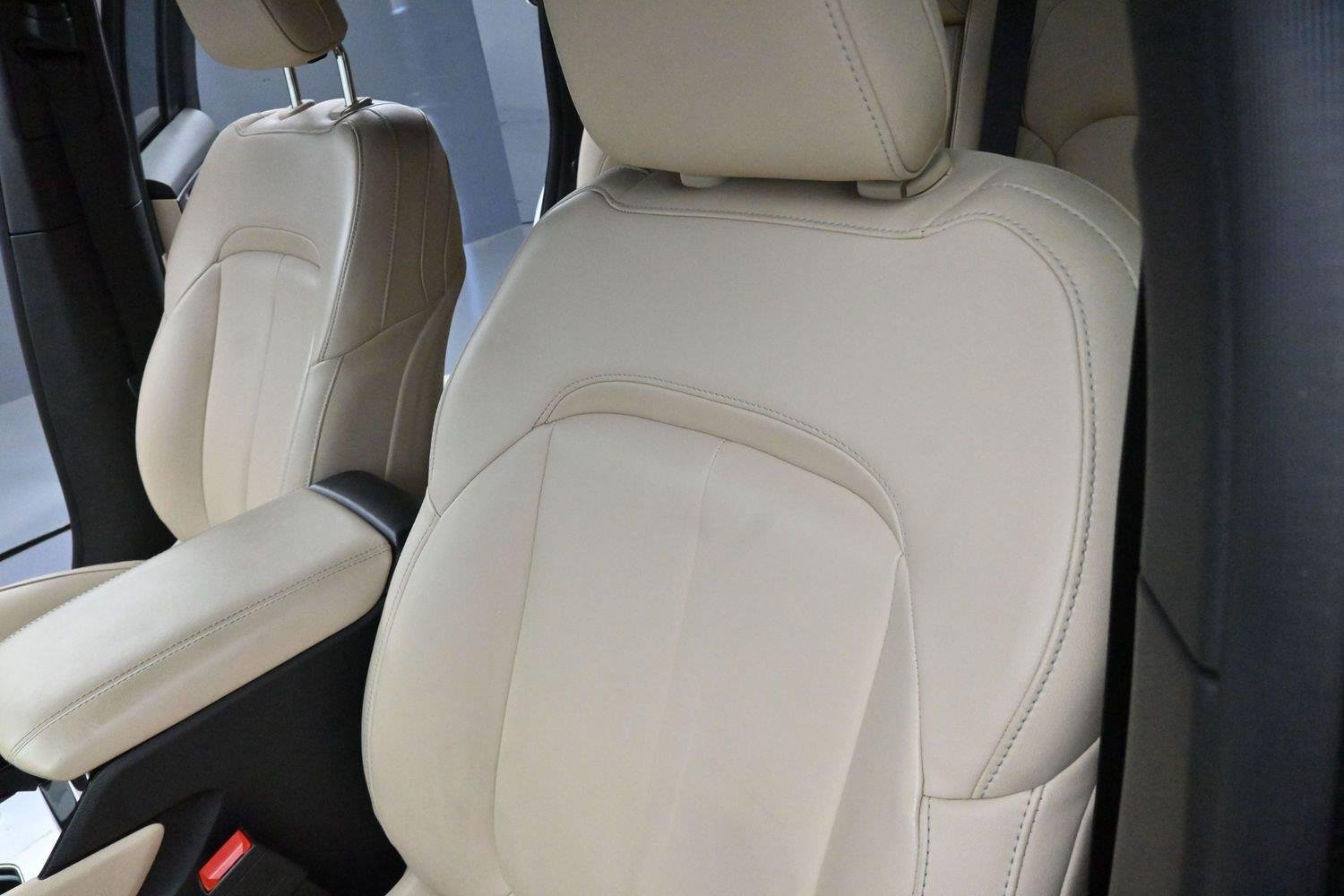 Used 2023 White Jeep Limited image 14