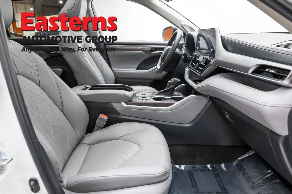 Used 2024 Beige Toyota Platinum image 29