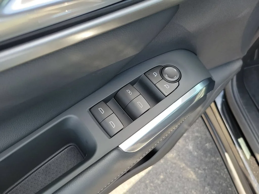 New 2026 Mosaic Black Metallic Chevrolet LT image 24