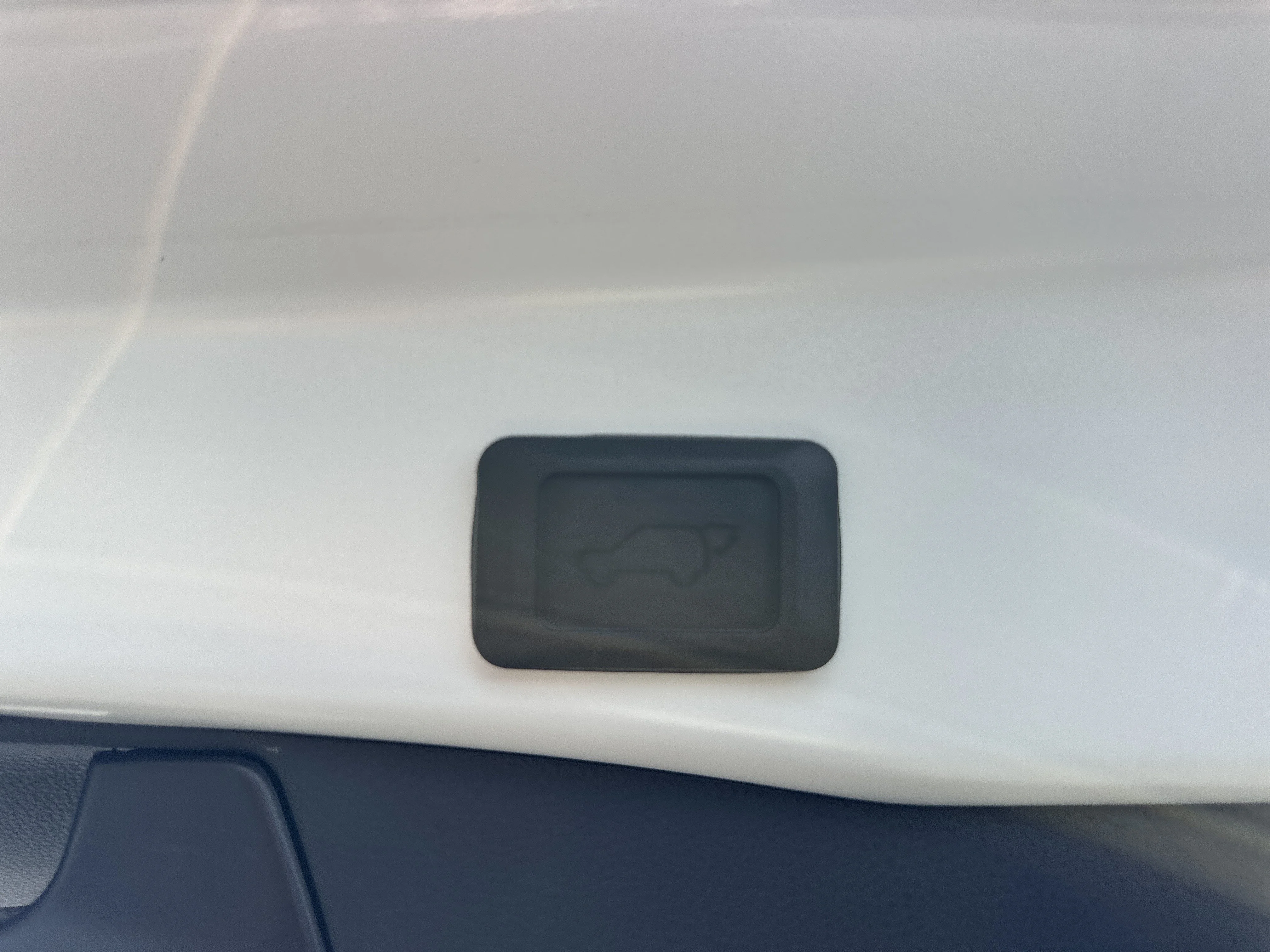 Used 2025 Ice Cap Toyota XLE image 19