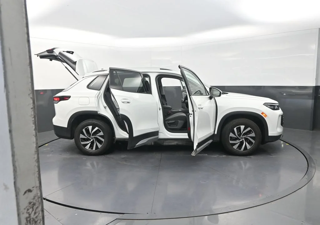 Used 2026 White Volkswagen S image 38