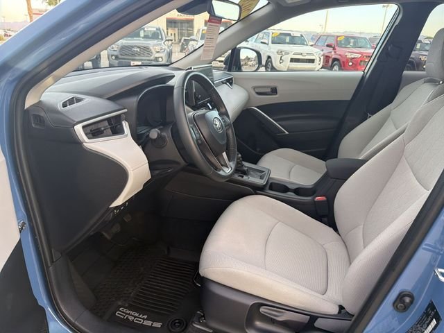 2026 Toyota Corolla Cross LE - Photo 26