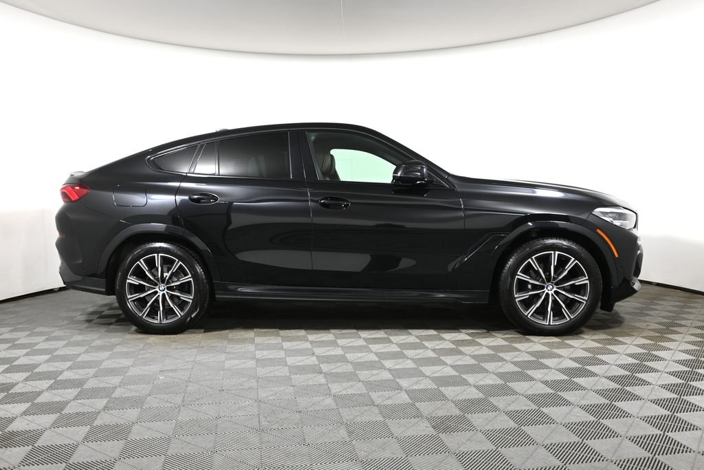 Used 2021 Black Sapphire Metallic BMW xDrive40i image 8