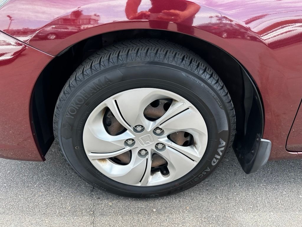 Used 2015 Crimson Pearl Honda LX image 10