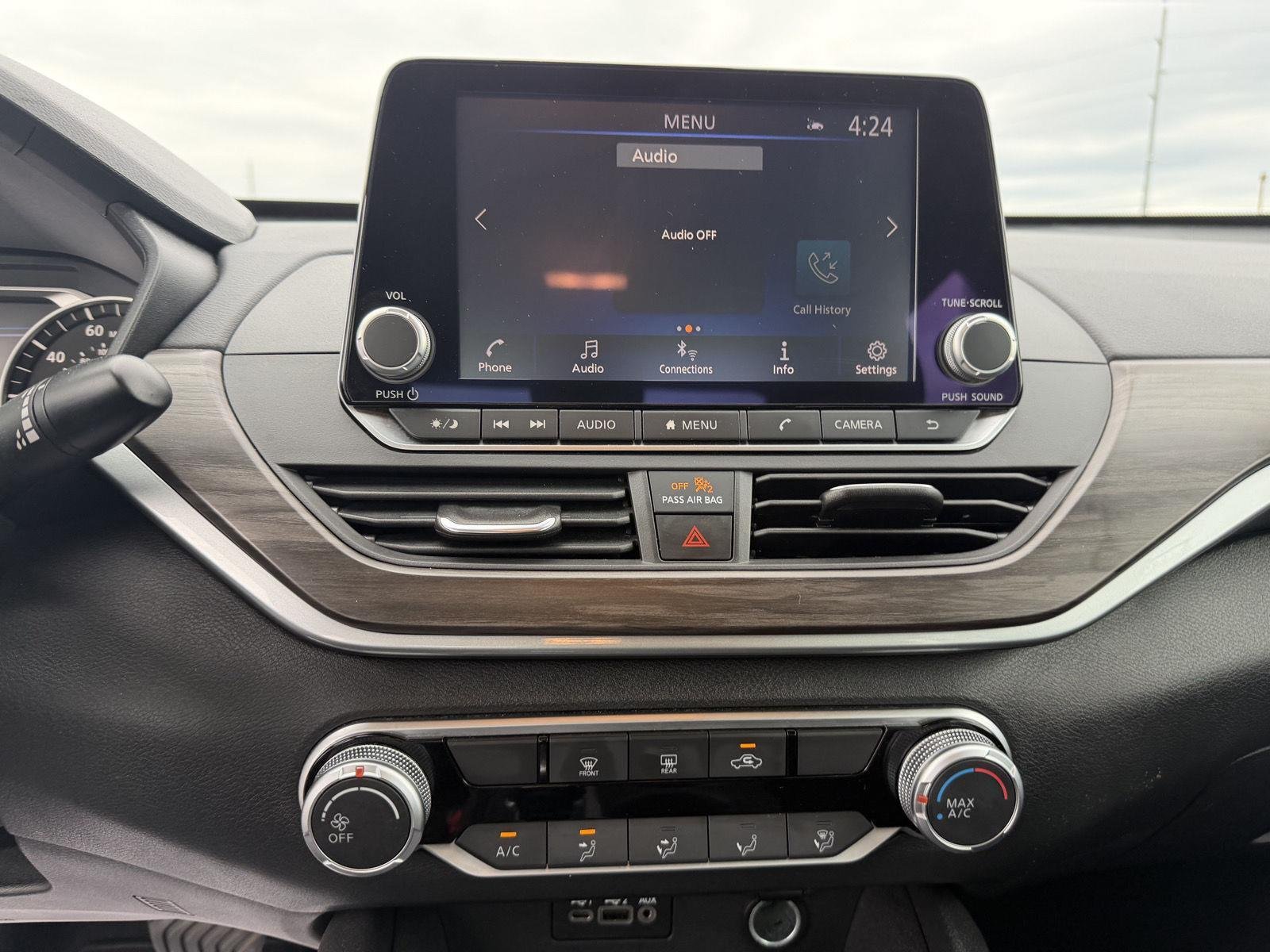 Used 2025 Gun Metallic Nissan SV image 18