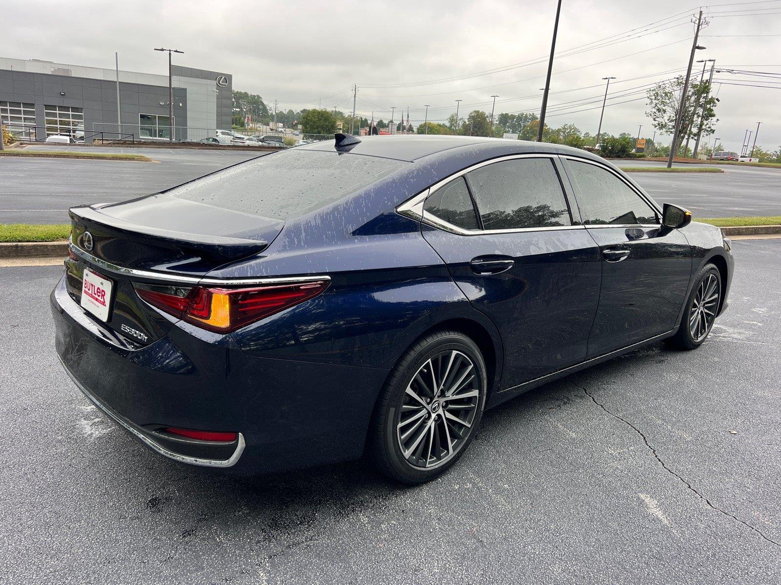 Used 2025 Nightfall Mica Lexus ES 300h image 5