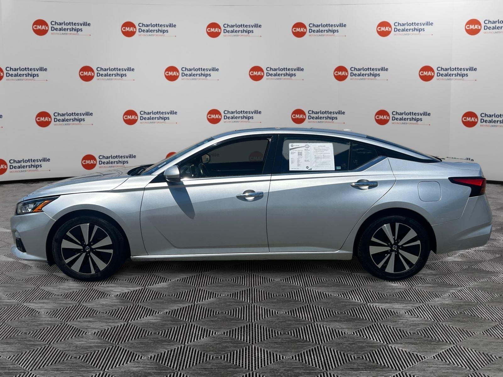 Used 2019 Brilliant Silver Metallic Nissan 2.5 SV image 2