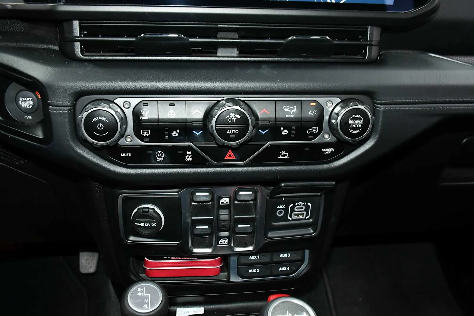 Used 2024 Earl Clearcoat Jeep Sahara image 20