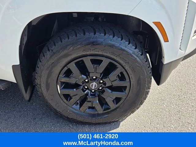Used 2023 Glacier White Nissan SV image 17