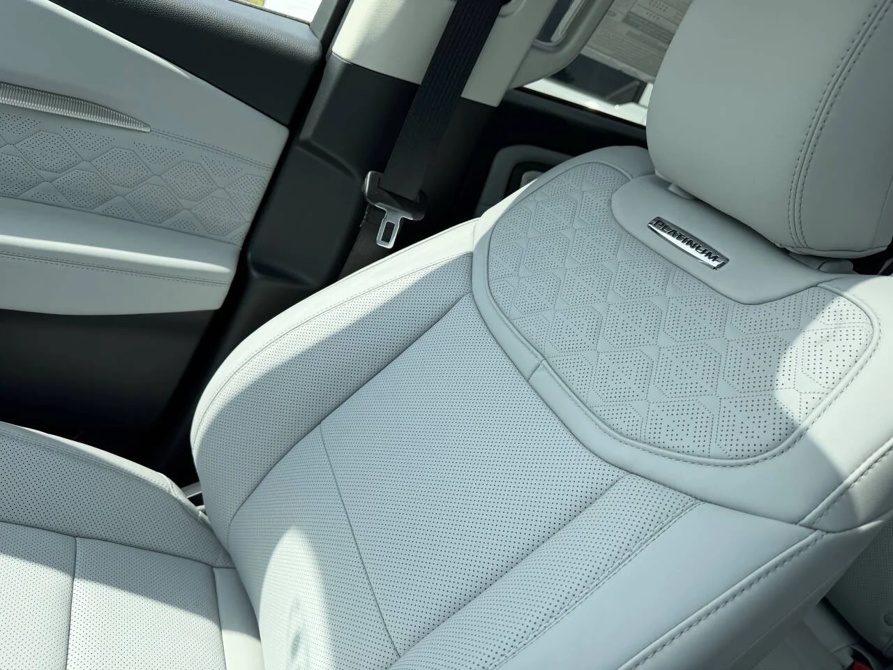 New 2026 Space White Metallic Ford Platinum™ image 23