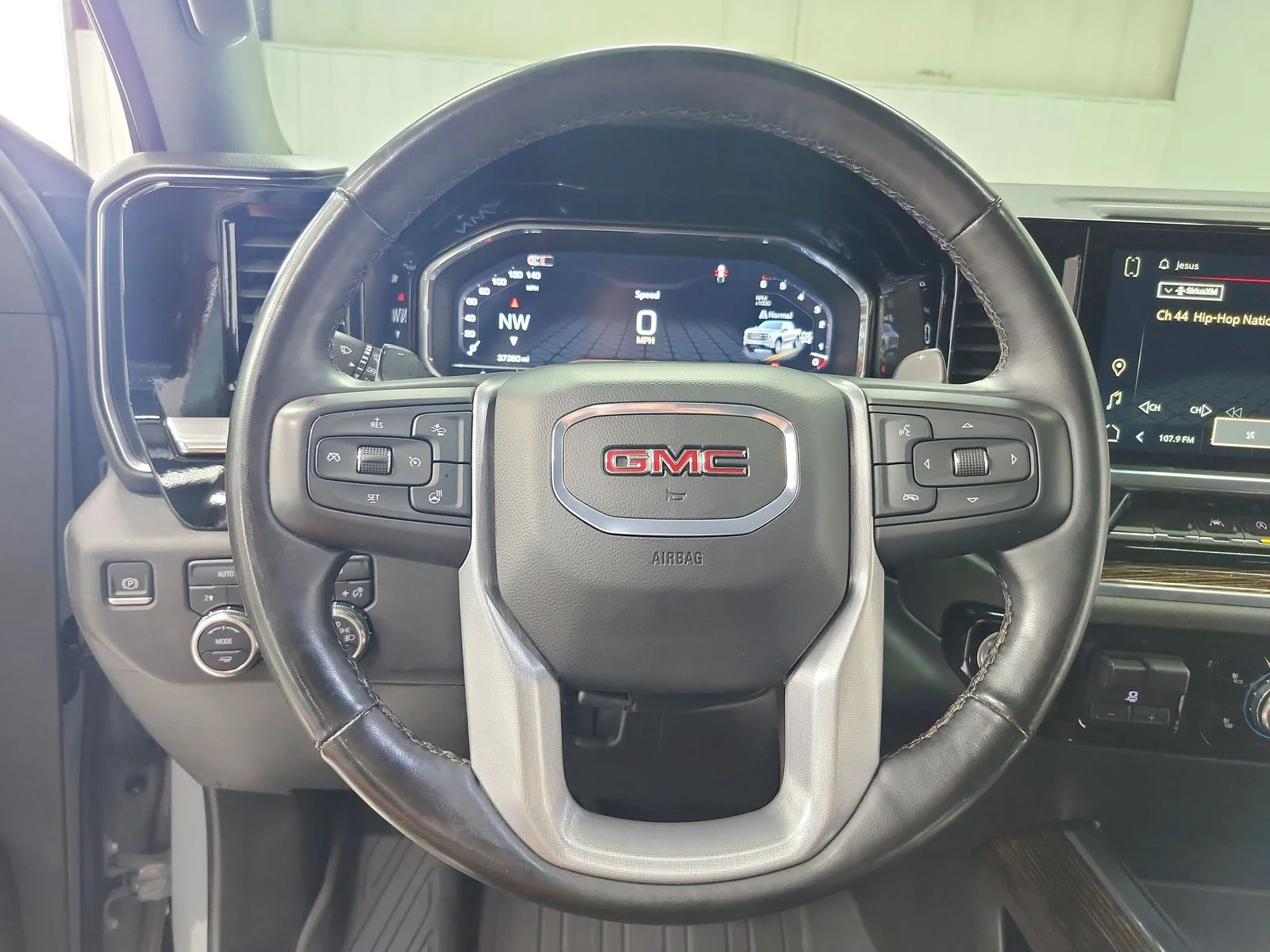 Used 2024 Gray GMC Elevation image 22