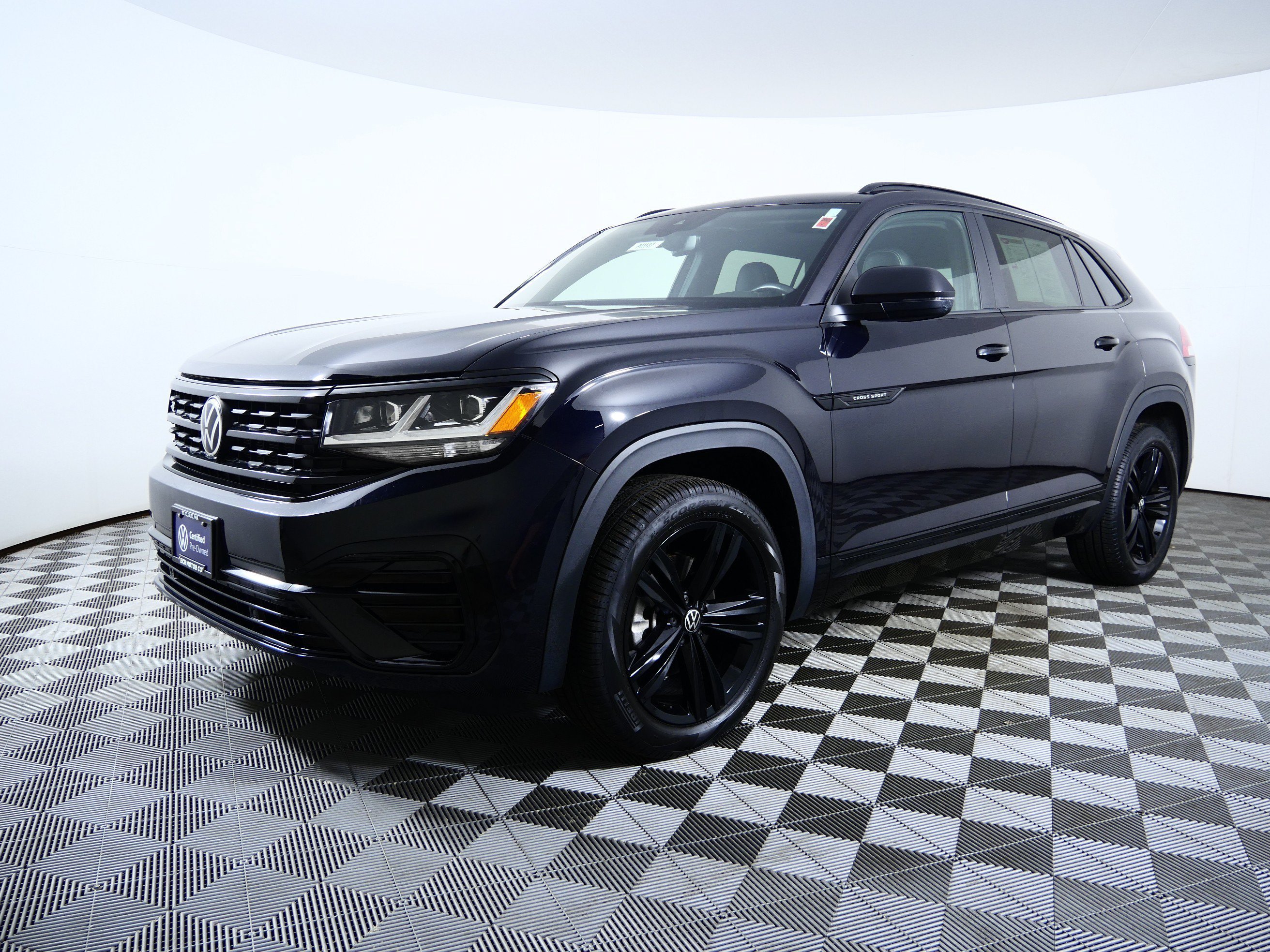 Used 2023 BLACK PEARL Volkswagen 2.0T SEL R-Line Black image 3