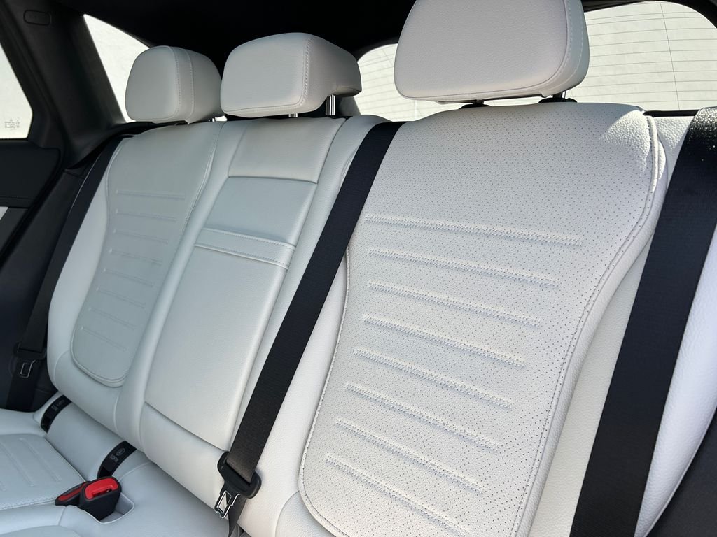 New 2026 MANUFAKTUR exclusive graphite grey magno Mercedes-Benz GLC 300 image 24