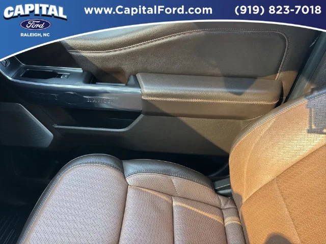 Used 2025  Ford King Ranch image 29