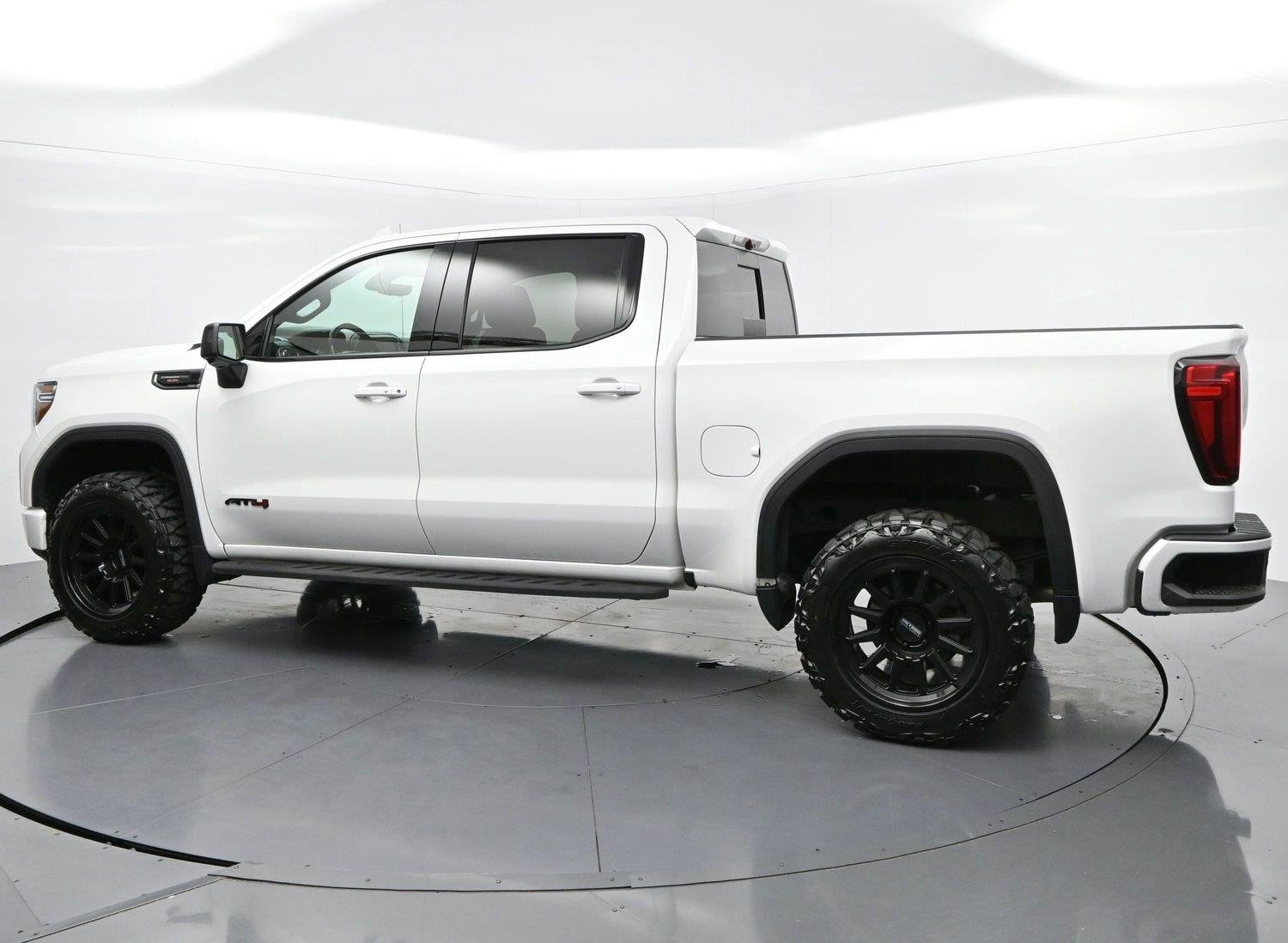 Used 2021 Summit White GMC AT4 image 5
