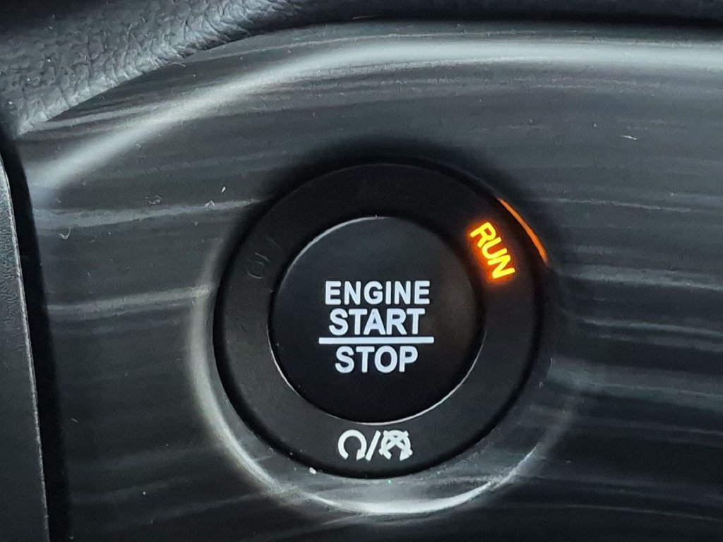 Used 2022 White Jeep Laredo X image 17