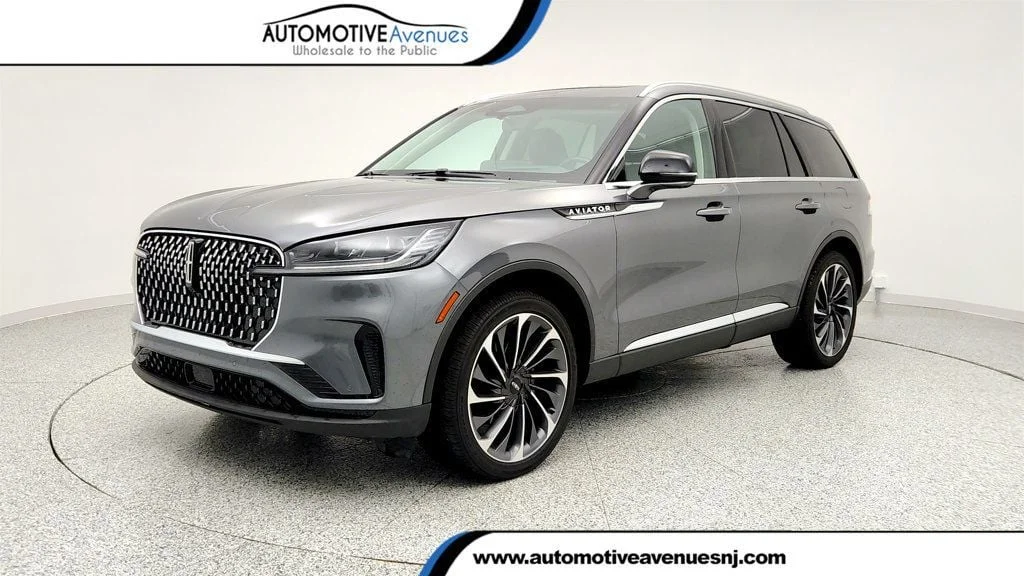 2025 Lincoln Aviator Reserve AWD's photo