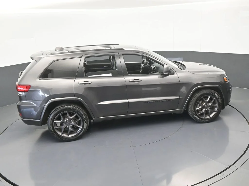 Used 2021 Granite Crystal Metallic Clearcoat Jeep Limited image 52