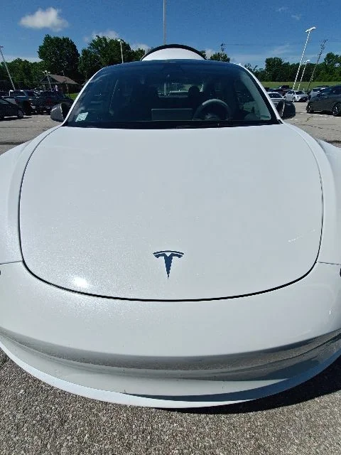 Used 2022  Tesla Long Range image 13