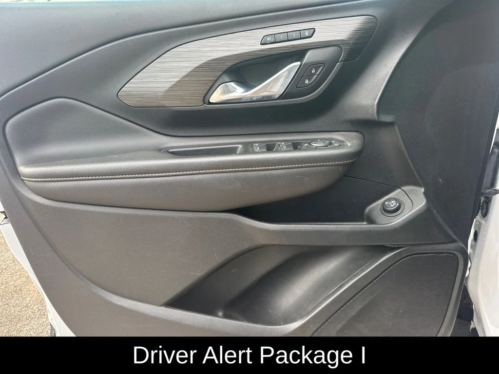 Used 2020 White GMC SLT image 13