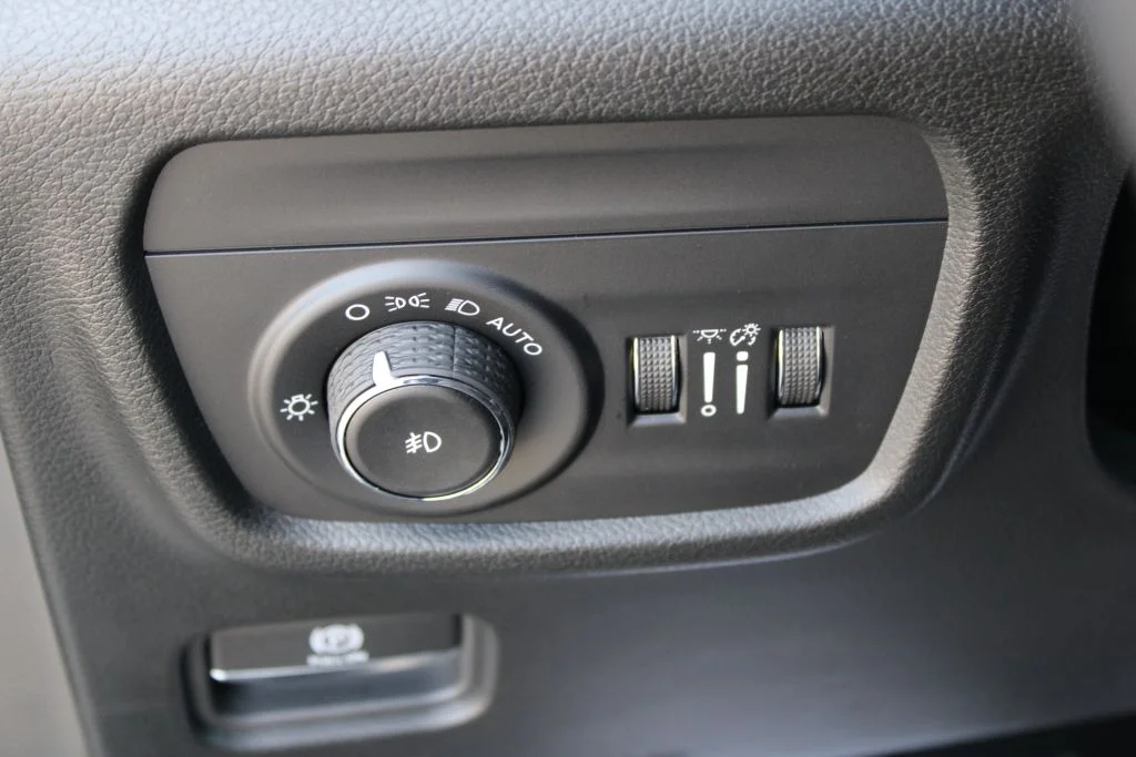 New 2026 Steel Blue Exterior Paint Jeep Limited Reserve image 32