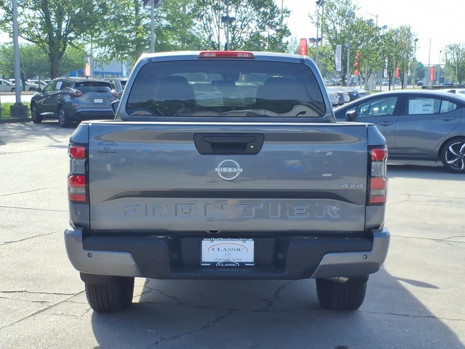 Used 2025 Gun Metallic Nissan SV image 8