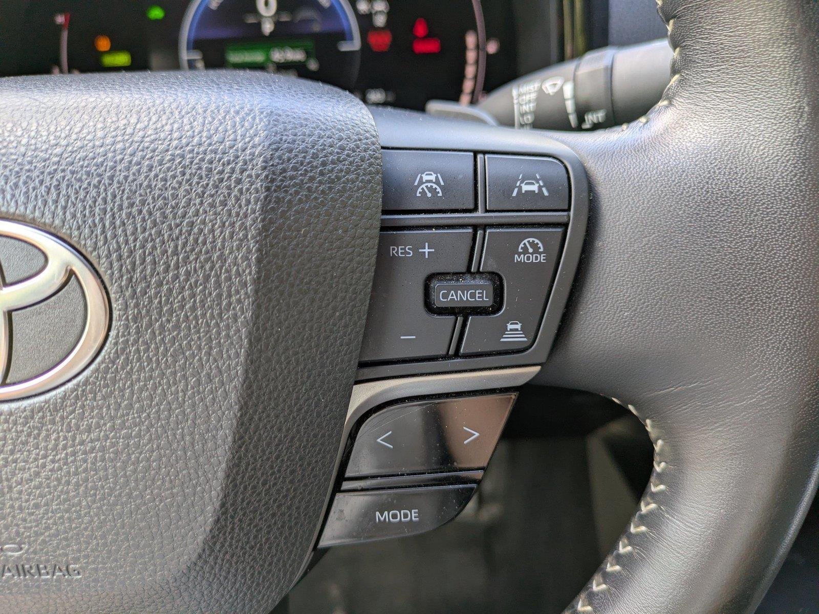 Used 2025  Toyota SE image 23