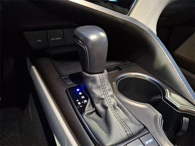 Certified Used 2022 White Toyota SE image 22