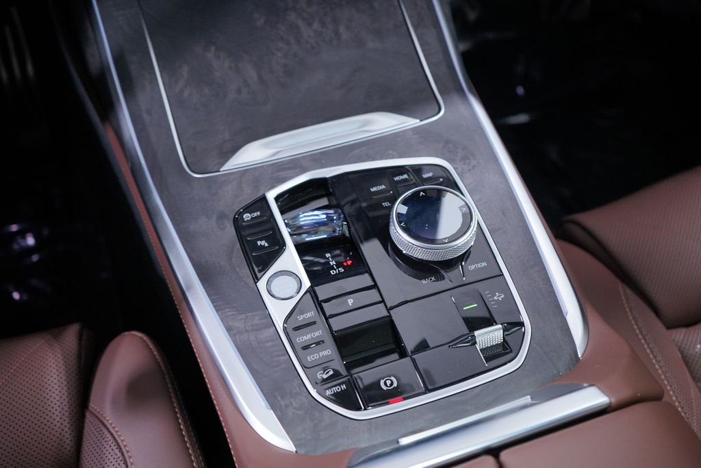New 2027 White Metallic BMW xDrive40i image 12