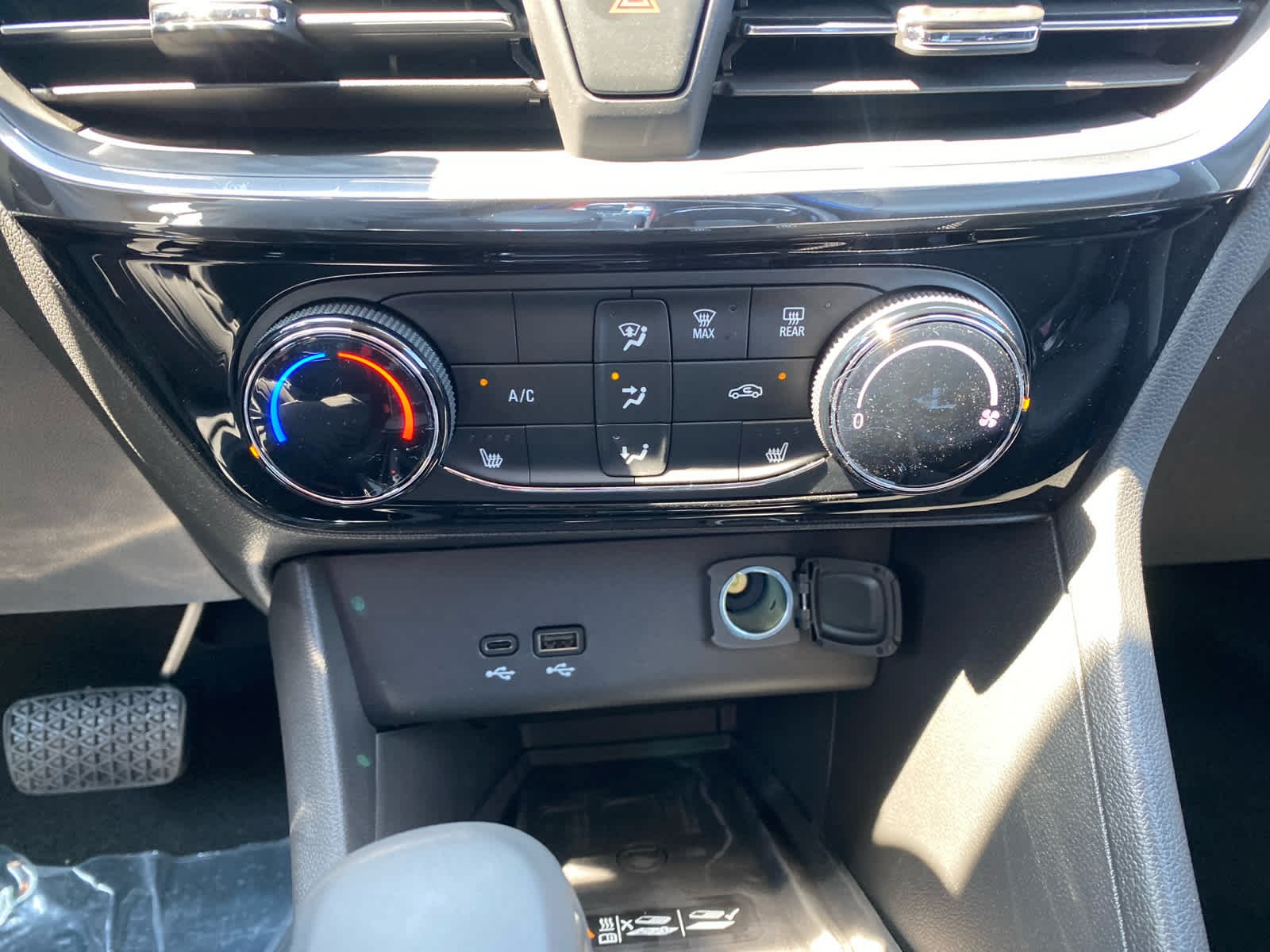 2026 Buick Encore GX Sport Touring - Photo 15