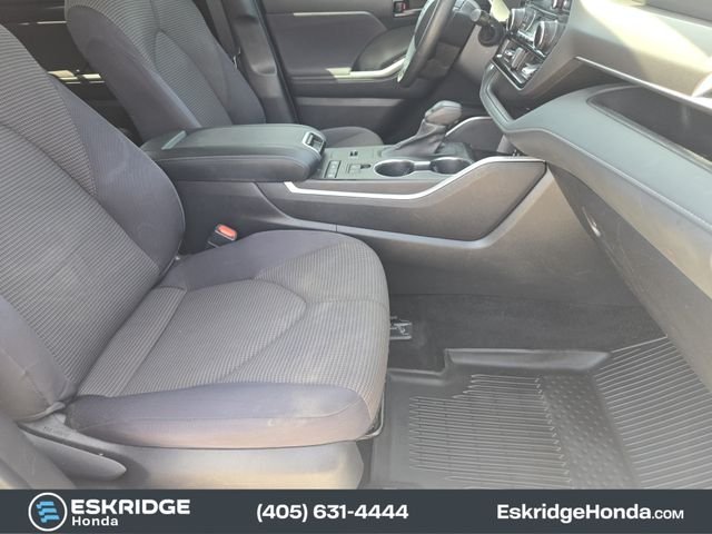Used 2022 Beige Toyota L image 15